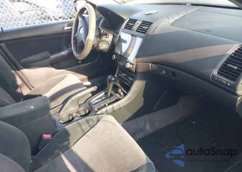 2004 Honda Accord 2.4 Lx из США, поврежденный, VIN 1HGCM56364A058504